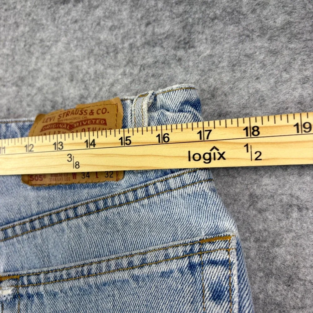 Vintage 90s Levis 505 Jeans Mens 34x32 Made in USA Light Wash Straight Leg Blue